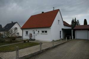 Charmantes Einfamilienhaus mit großzügigem Grundstück in Spaichingen – Die vollständige Adresse der Immobilie erhältst du vom Anbieter., 78549 Spaichingen – Vorschaubild 1