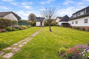 Einfamilienhaus oder Mehrgenerationenwohnen! Zweifamilienhaus I 1000 qm GartenI Remscheid – Die vollständige Adresse der Immobilie erhältst du vom Anbieter., 42897 Bergisch Born Ost, Remscheid – Vorschaubild 2
