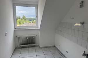 NUR MIT WBS FÜR 2 PERSON - helle 3-Zimmer-Dachgeschosswohnung – Berger Str. 102, 42657 Burg/Höhscheid, Solingen – Vorschaubild 7