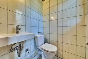 ONLY 10 MINUTES TO CLAY! Approx. 150 m² townhouse with 5-room, 4-bed, garden + garage *Pets allowed* – Die vollständige Adresse der Immobilie erhältst du vom Anbieter., 55246 Mainz-Kostheim, Wiesbaden – Vorschaubild 8