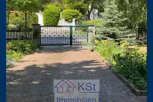 Doppelhaushälfte mit Potenzial zur Renovierung – Perfekt für kreative Familien in begehrter Wohnlage – Bornaer Chaussee 31, 4416 Leipzig (Kreis) – Vorschaubild 2