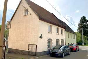 Charmantes Einfamilienhaus mit Doppelgarage in Wildenfels – Ihr neues Zuhause wartet! – Zwickau (Kreis) – Vorschaubild 1