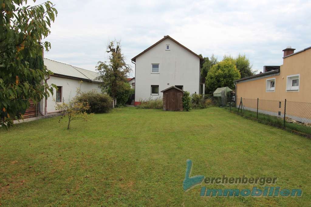 Immobilie in Osterhofen - Wohnhaus mit großem Gartengrundstück in Osterhofen - Altenmarkt - Bild 1