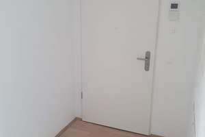 Neuwertige 2-Zimmer Wohnung mit Einbauküche und Balkon – Therese-von-Bayern-Straße 31, 81737 Altperlach, München – Vorschaubild 5