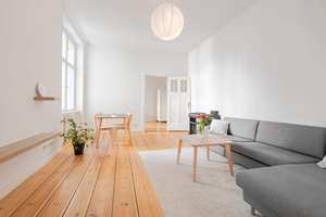 Kernsanierte Altbauwohnung am Schillerpark – 3 Zi., 93 m², provisionsfrei