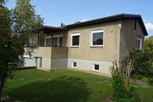 Massives Einfamilienhaus mit Keller in zentraler Lage