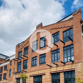 Lichtdurchflutete Büroflächen mit Altbaucharme zur Miete in Prenzlauer-Berg