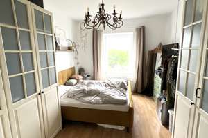 2-Zimmer-Altbauwohnung mit Einbauküche und Südlage am Platz der Republik – Hagenauer Straße 12, 42107 Elberfeld, Wuppertal – Vorschaubild 2