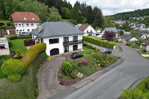 Gepflegtes Einfamilienhaus in begehrter Aussichtslage von Prüm – mit Ausbaupotential – Die vollständige Adresse der Immobilie erhältst du vom Anbieter., 54595 Prüm – Vorschaubild 2