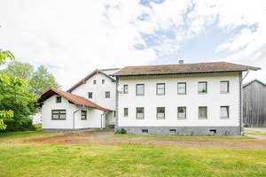 Charmantes Bauernhaus mit vielfältigen Nutzungsmöglichkeiten – Die vollständige Adresse der Immobilie erhältst du vom Anbieter., 93437 Furth im Wald – Vorschaubild 12