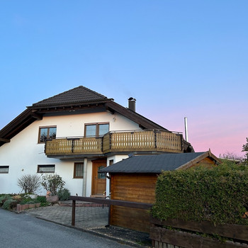 Schmuckstück mit großem Garten und Einliegerwohnung wartet auf Sie.
