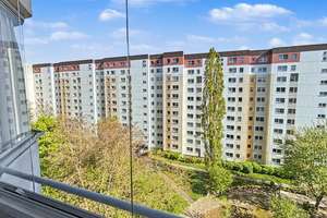 Praktisch geschnittene 3-Zimmer-Wohnung in Berlin – Die vollständige Adresse der Immobilie erhältst du vom Anbieter., 13051 Neu-Hohenschönhausen, Berlin – Vorschaubild 2
