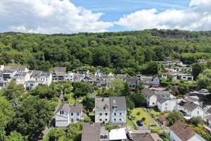 Entwicklungsfähige Doppelhaushälfte mit Garten in Bonn-Oberkassel-Nord frei ab August – Die vollständige Adresse der Immobilie erhältst du vom Anbieter., 53227 Oberkassel, Bonn – Vorschaubild 3