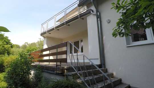 Bild von Kernsaniertes (2008) außergewöhnliches großes EFH mit 2 getrennten Wohnungen und traumhaften Garten