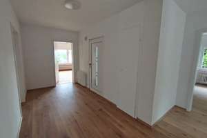 Viel Platz in Leubsdorf: 4-Zimmer-Erdgeschosswohnung mit Balkon – Kreuzstr 62, 53547 Leubsdorf – Vorschaubild 4