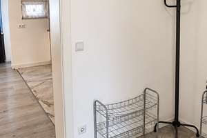 Renoviert & möbliert: Helle 2-Zimmer-Wohnung mit Balkon in Düsseldorf-Stadtmitte – 40233 Stadtmitte, Düsseldorf – Vorschaubild 9