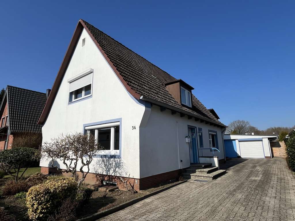 Immobilie in Kellinghusen - Zwei Einheiten, viele Möglichkeiten – Wohnhaus mit ehemaliger Gewerbefläche in Kellinghusen - Bild 1
