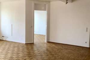 Zentrale 3Z Penthouse Wohnung, Einbauküche, Balkon, Sauna, Fahrstuhl