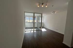 Geräumige 2-Zimmer Wohnung mit Aufzug im Straubinger Stadtzentrum – Die vollständige Adresse der Immobilie erhältst du vom Anbieter., 94315 Kernstadt, Straubing – Vorschaubild 2