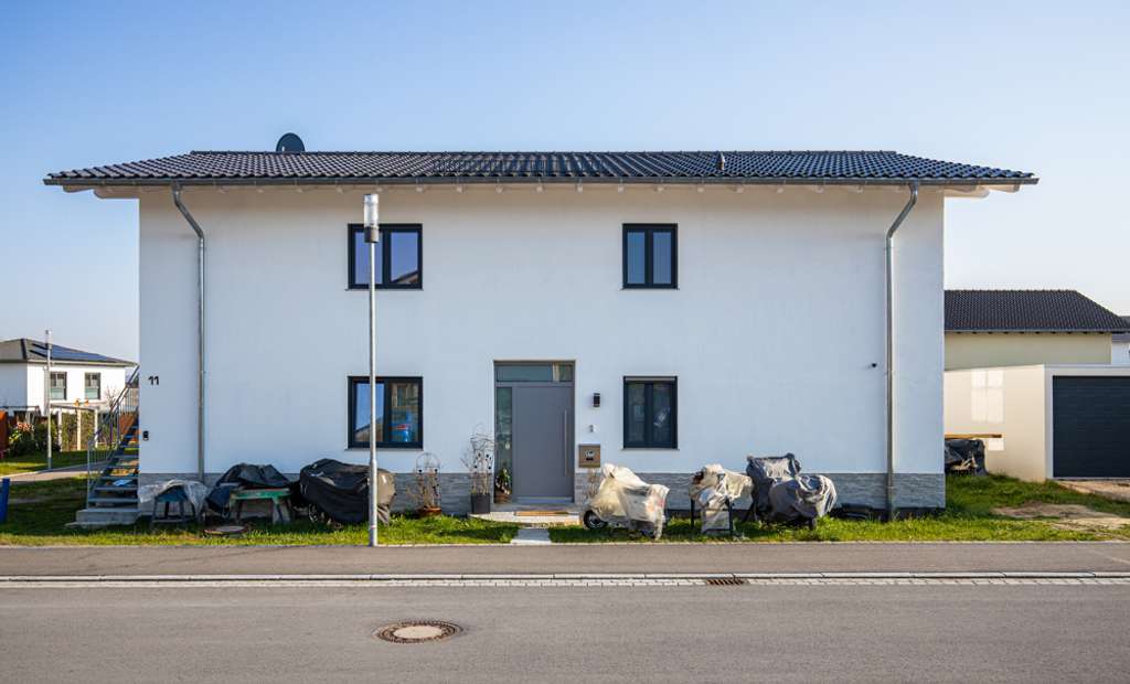 Immobilie in Volkertshausen - Neuwertiges Zweifamilienhaus im Neubaugebiet Volkertshausen - Bild 0