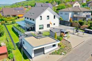 Exklusives Einfamilienhaus mit großem Garten und schönem Fernblick – Main-Kinzig-Kreis – Vorschaubild 1