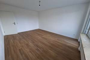 Ruhige 2-Zimmer-Wohnung mit Balkon im 4. OG in Köln – Auf dem Streitacker 28, 51149 Gremberghoven, Köln – Vorschaubild 3