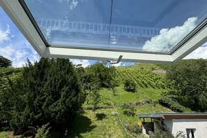 3 Zi. DG-Whg. mit herrlichem Blick in die Weinberge in Stuttgart-Obertürkheim mit EBK/ Strom in NK