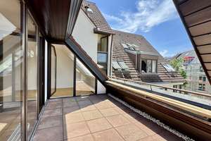 Lichtdurchflutete  Dachgeschoss-Maisonette-Galerie-Wohnung mit 5 Zimmer, Loggia, 3 Bäder und Kamin – Robert-Stolz-Str. 15, 40470 Mörsenbroich, Düsseldorf – Vorschaubild 6