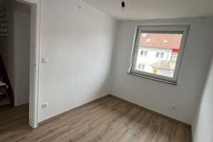 Modernisiertes Reihenmittelhaus mit Garten, Terrasse & Garage in Top-Lage von Balingen – Am Baltenweg 6, 72336 Balingen – Vorschaubild 8