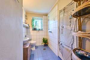 Einzigartiges modernisiertes Einfamilienhaus mit Effizientem Heizsystem – Rosenheim (Kreis) – Vorschaubild 24
