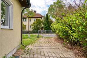 Wohnen mit viel Platz, Einfamilienhaus mit zusätzlicher Ebene und Gartenparadies – Die vollständige Adresse der Immobilie erhältst du vom Anbieter., 12621 Kaulsdorf, Berlin – Vorschaubild 3