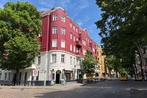 Sonnige Dachgeschoßwohnung in Neuköllner Eckaltbau