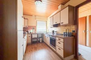 Bungalow mit schönem Garten und Doppelgarage in ruhiger Lage von Niederfüllbach – Die vollständige Adresse der Immobilie erhältst du vom Anbieter., 96489 Niederfüllbach – Vorschaubild 8