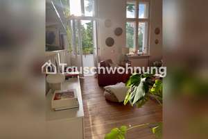 Tauschwohnung: Lichter Altbau mit großen Zimmern und Balkon am Park