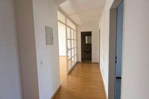 Sanierte Etagenwohnung zu vermieten | 3-Zimmer-Wohnung (87m²)