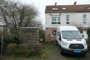 Von Privat ohne Maklerprovision: Geräumiges Reihenendhaus m. Stellplatz vor dem Haus u. gr. BikePort – Düsseldorf – Vorschaubild 1