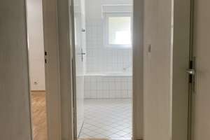 Großzügige 3-ZKB-Erdgeschosswohnung mit Balkon in Karlsruhe-Nordstadt – Die vollständige Adresse der Immobilie erhältst du vom Anbieter., 76149 Nordstadt, Karlsruhe – Vorschaubild 7