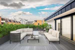 ULI VOGELER GmbH - HOMEPLACE DER SUPERLATIVE - STADTHAUS MIT GARTEN UND TIEFGARAGE IN HH-UHLENHORST – Hofweg 66, 22085 Hamburg – Vorschaubild 1
