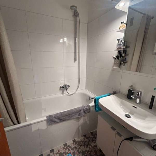 *** Attraktives u. solides Mehrfamilienhaus - mit Garagen - Aachener Innenstadt ***