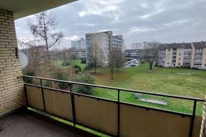 Hier ist die Einbauküche schon drin! Sanierte 2 Zimmer Wohnung mit Balkon in Krefeld! – Kempener Allee 162, 47803 Benrad-Nord, Krefeld – Vorschaubild 11