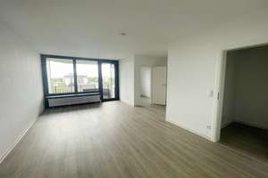 Willkommen in Ihrer frisch modernisierten Familien-Wohnung mit Balkon-Weitblick, Wannenbad, Gäste-WC – Friedensstraße 114a, 51145 Urbach, Köln – Vorschaubild 3