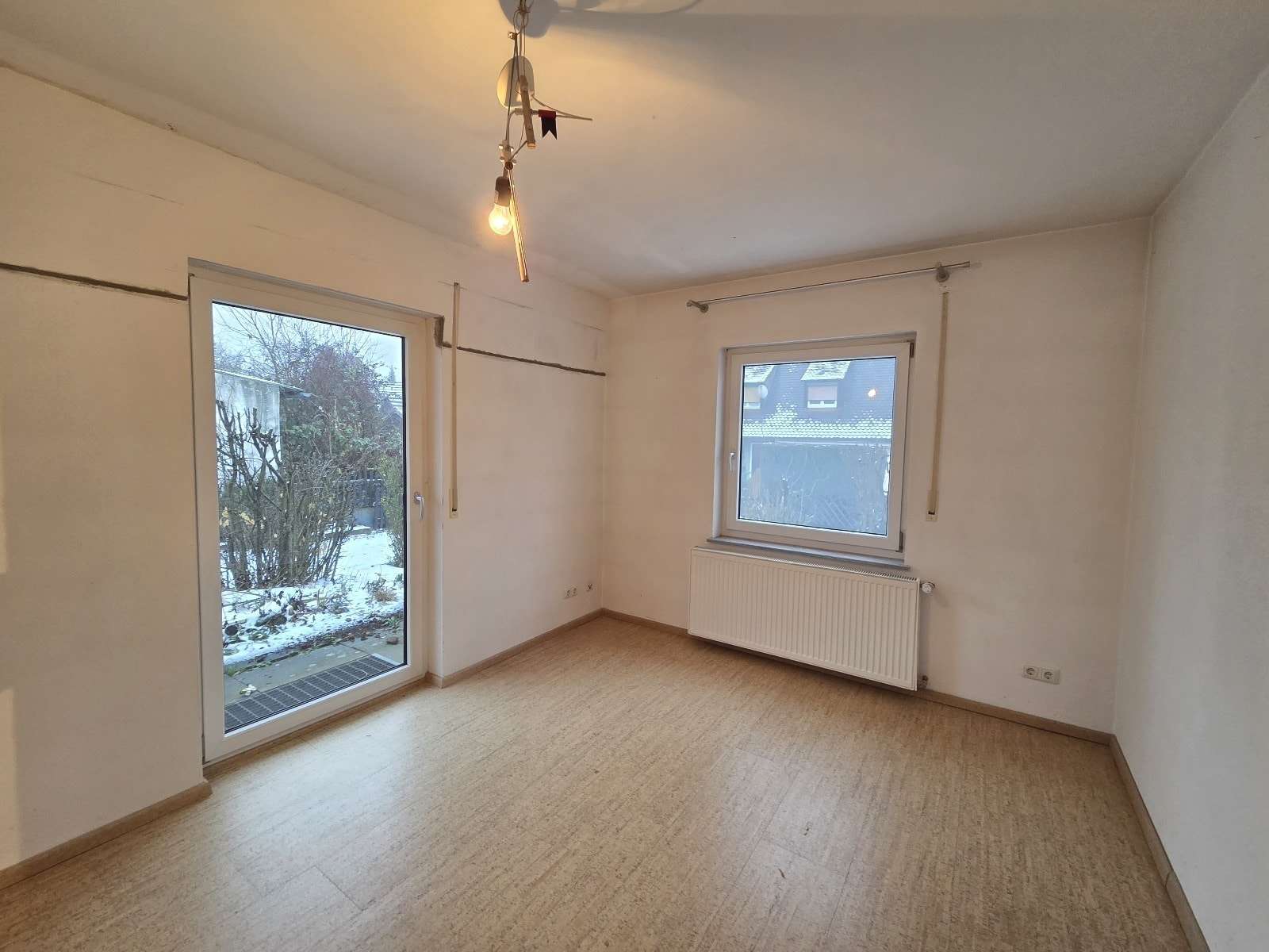 Immobilie in Untermerzbach - Großzügiges EFH (Wfl. 195 m²) mit Garage und sonnigem Garten in Siedlungslage von Untermerzbach
 - Bild 0