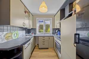 Ihr neues Zuhause! Charmantes Reihenmittelhaus mit Wohlfühlgarantie in zentraler Lage von Bayreuth – Die vollständige Adresse der Immobilie erhältst du vom Anbieter., 95445 Roter Hügel, Bayreuth – Vorschaubild 3