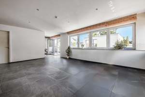 Design, Raum und Flexibilität – eine moderne Bauhausvilla mit Pool für alle Lebensphasen – Die vollständige Adresse der Immobilie erhältst du vom Anbieter., 81825 Gartenstadt Trudering, München – Vorschaubild 15