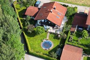 Von Privat: Modernisiertes Zweifamilienhaus mit traumhaftem Garten, Pool und Doppelgarage – Die vollständige Adresse der Immobilie erhältst du vom Anbieter., 83064 Raubling – Vorschaubild 2
