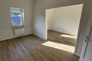 Südstadt: Stilvolle 3-Zimmer-DG-Wohnung im kernsanierten Gründerzeithaus – Hohenzollernstraße 87, 56068 Süd, Koblenz – Vorschaubild 2