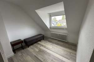 Möblierte helle  3-Zimmer Dachgeschosswohnung in Köln-Höhenhaus – Im Weidenbruch 93, 51061 Höhenhaus, Köln – Vorschaubild 12
