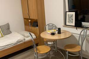 Für Studenten, schönes möbliertes 1-Zimmer Apartment !  Anfragen bitte nur per E-Mail