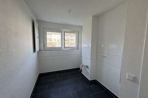 helle 2 Zimmerwohnung mit Balkon* – Hölderlinstraße 10, 47226 Rheinhausen-Mitte, Duisburg – Vorschaubild 4