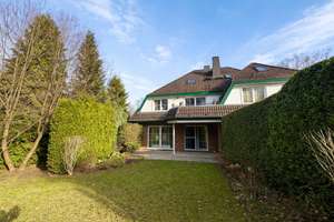 Wohnen auf zwei Ebenen – Maisonettewohnung mit Garten in Bergstedt!